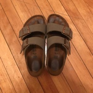 Women’s size 8 Arizona Birkenstocks